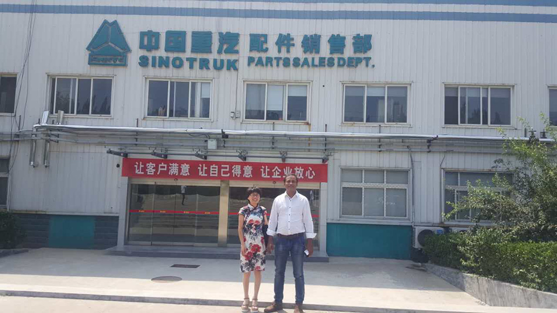 customer-visit-sinotruck-warehouse